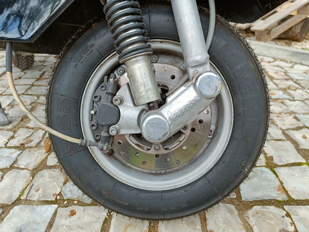 Vespa PX 125 preta 2012
