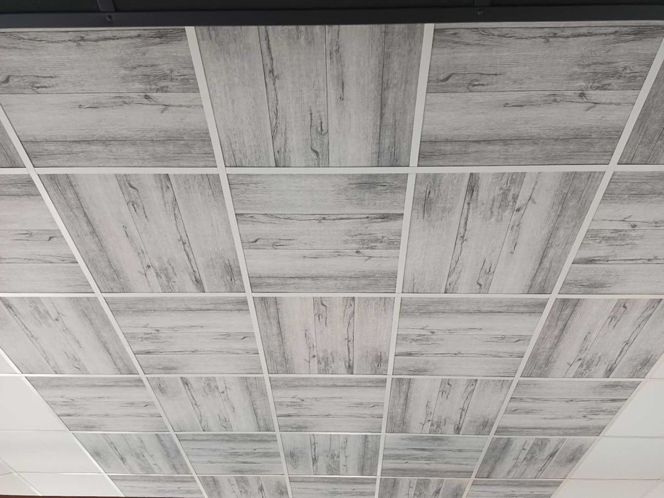 Sufit podwieszany kasetonowy modułowy z grafiką - Białe drewno A