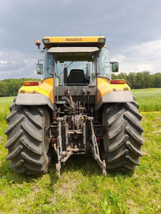 Renault Ares 640 z ladowaczem quick