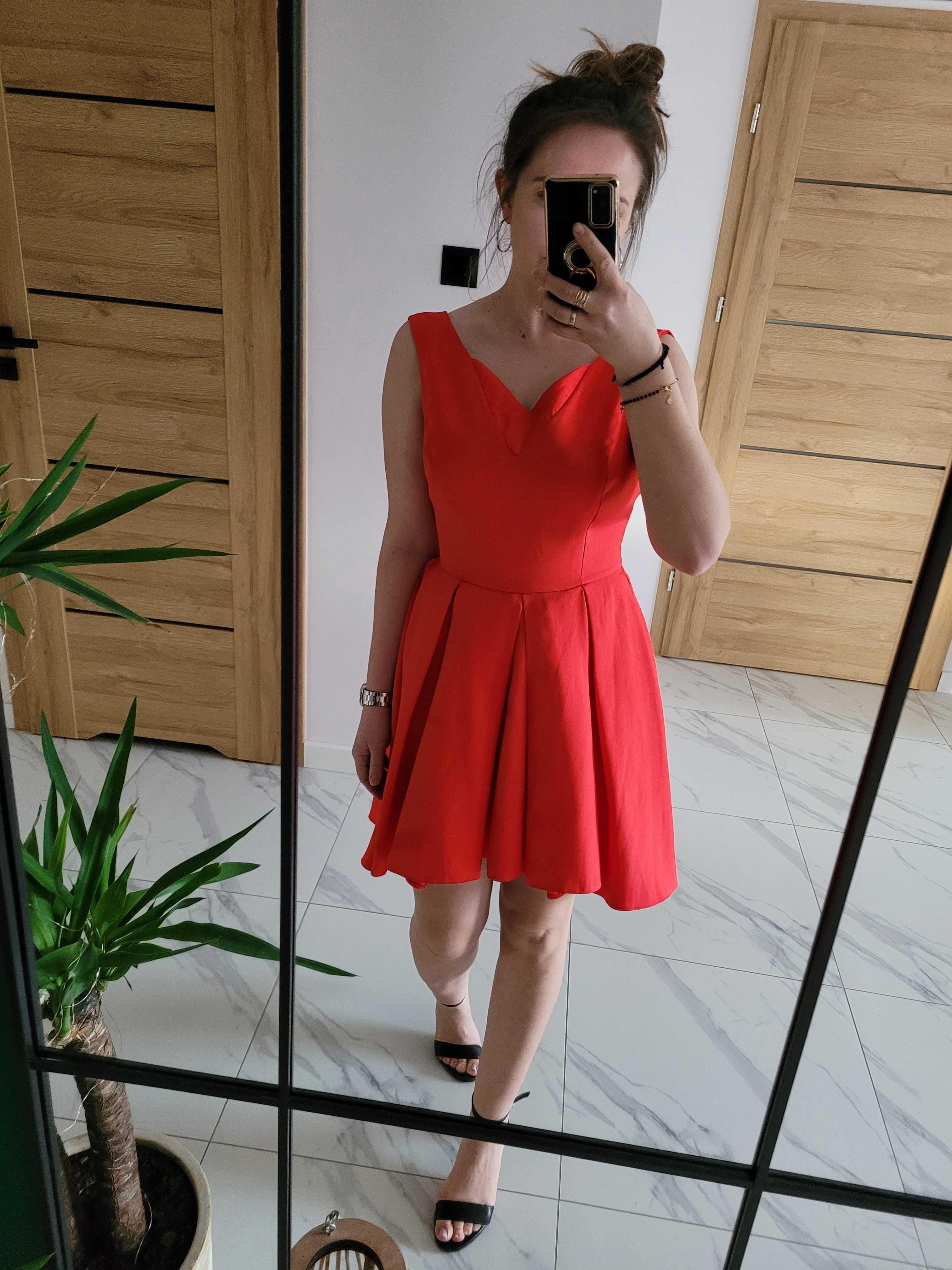 Czerwona  sukienka S