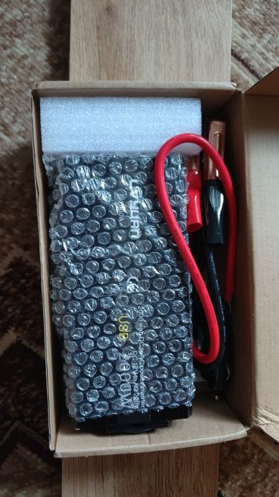 Інвертор з розеткою та USB Lvyuan F-2000A  2000 W 12-220