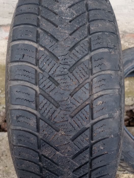 Продам зимову резину r15