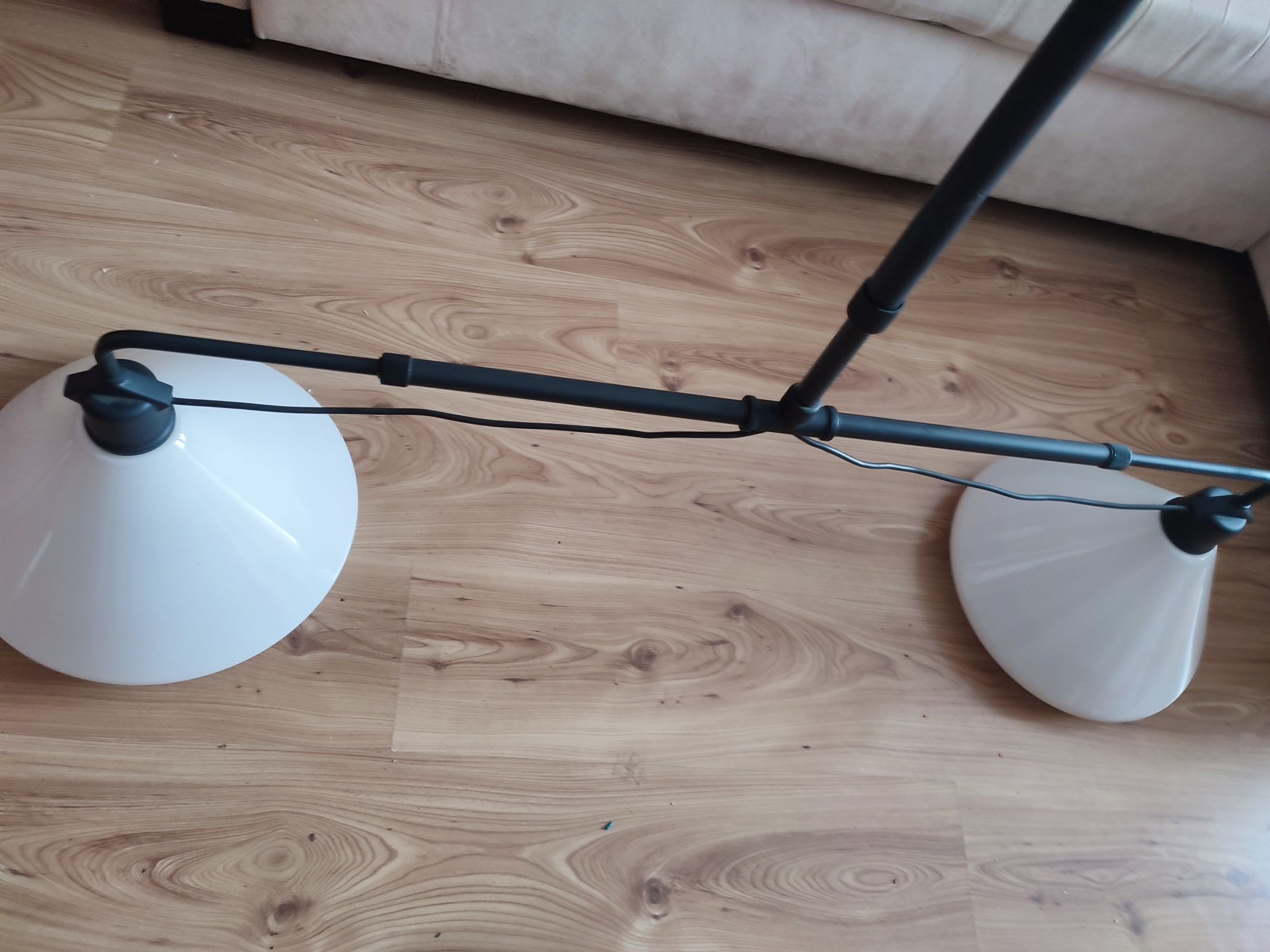 Lampa industrialna duża do salonu