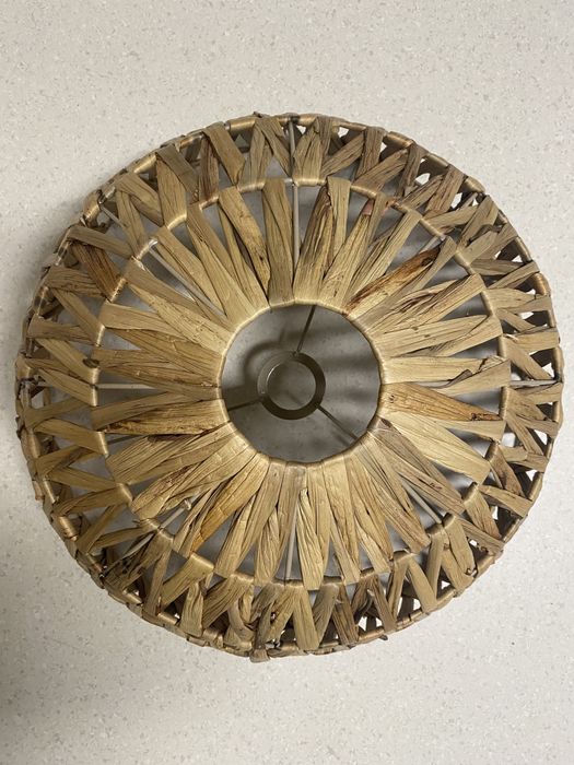 Abatjour de candeeiro em folha de bananeira