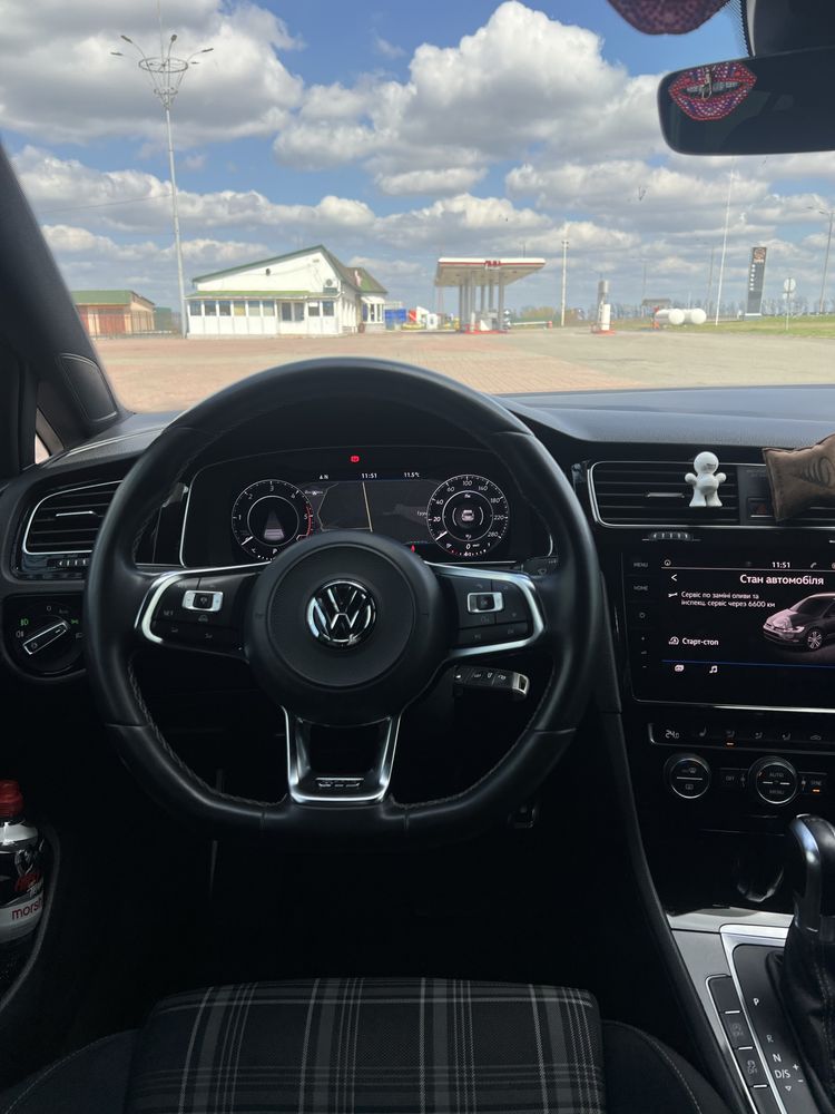 Продам Volkswagen golf  VII 7 GTD 2018