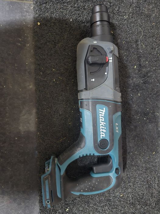 Młotowiertarka Makita DHR241