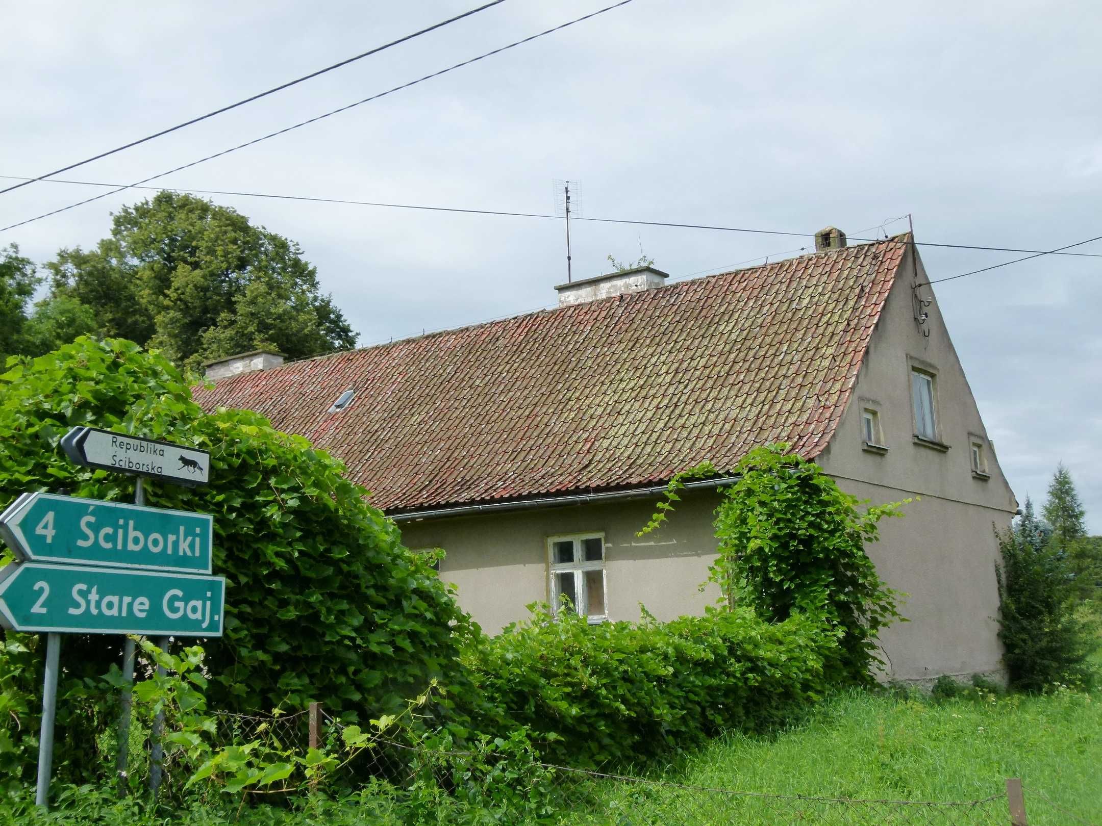 Dom dwurodzinny w klimatycznej mazurskiej wsi.