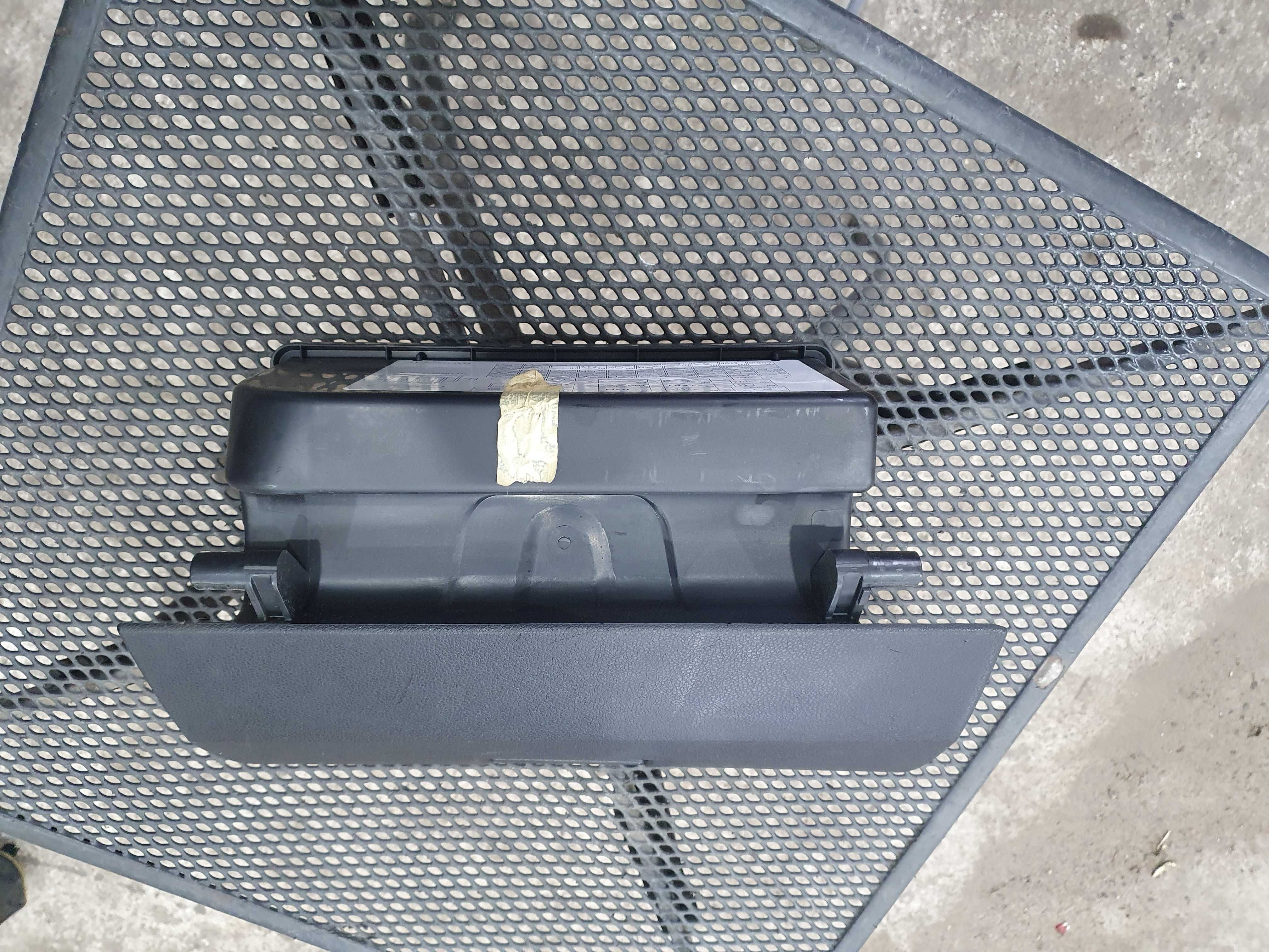 Schowek pasazera prawy ford Fiesta mk6 lift europa