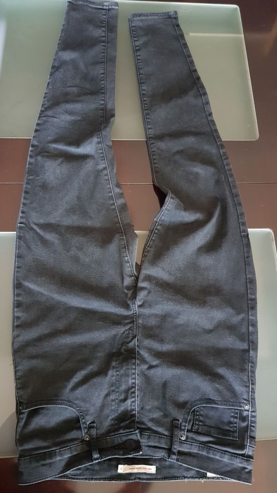 Spodnie firmy Levis Mile high super skinny wysoki stan 31/30