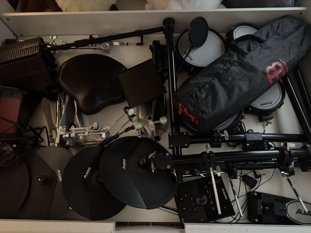Alesis Crimson Mesh Kit II podwójna stopa dixon stolek tama dywan