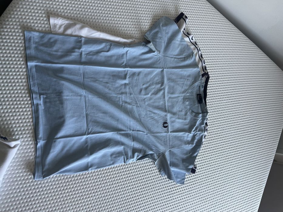 T-Shirt Fred Perry azul céu