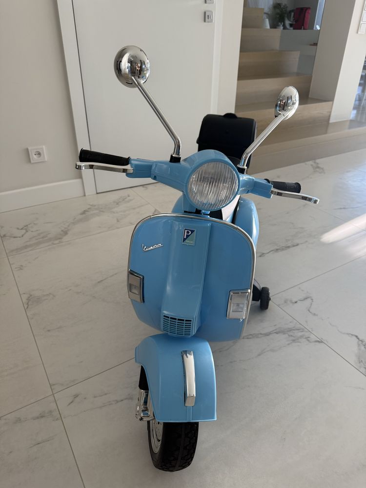 Motorek skuter pojazd akumulatorowy Vespa