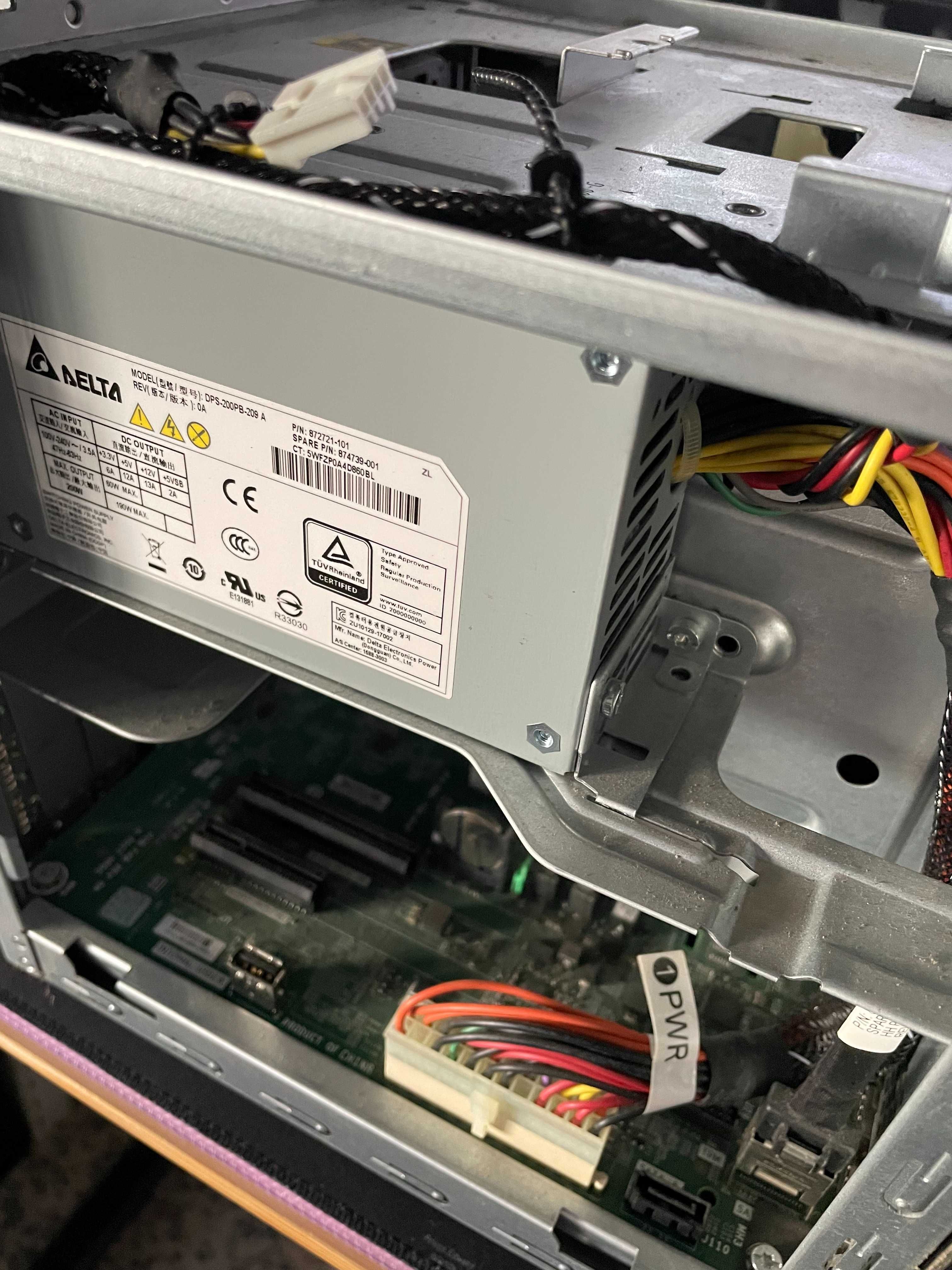 HPE ProLiant MicroServer Gen10 impecável! 120GB SSD + 2x1TB RAID1