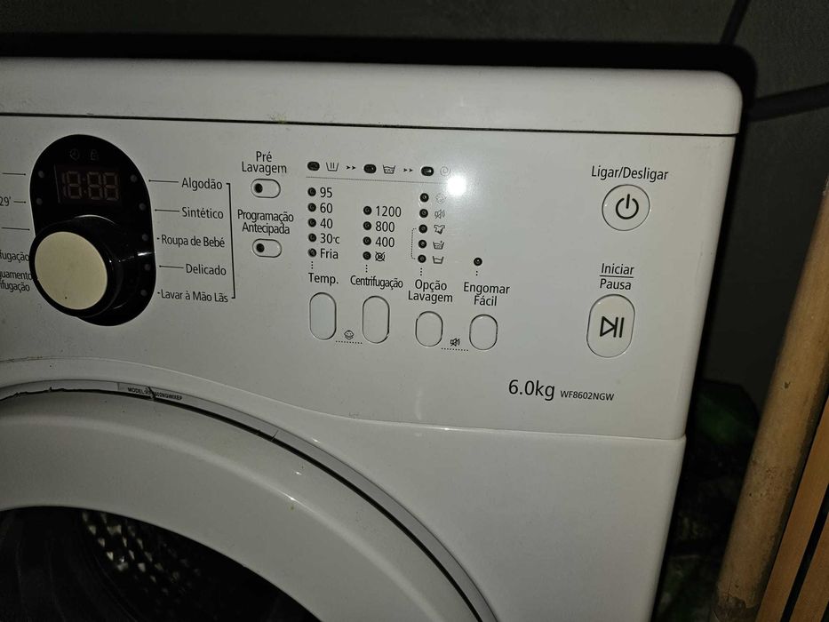 Máquina lavar roupa