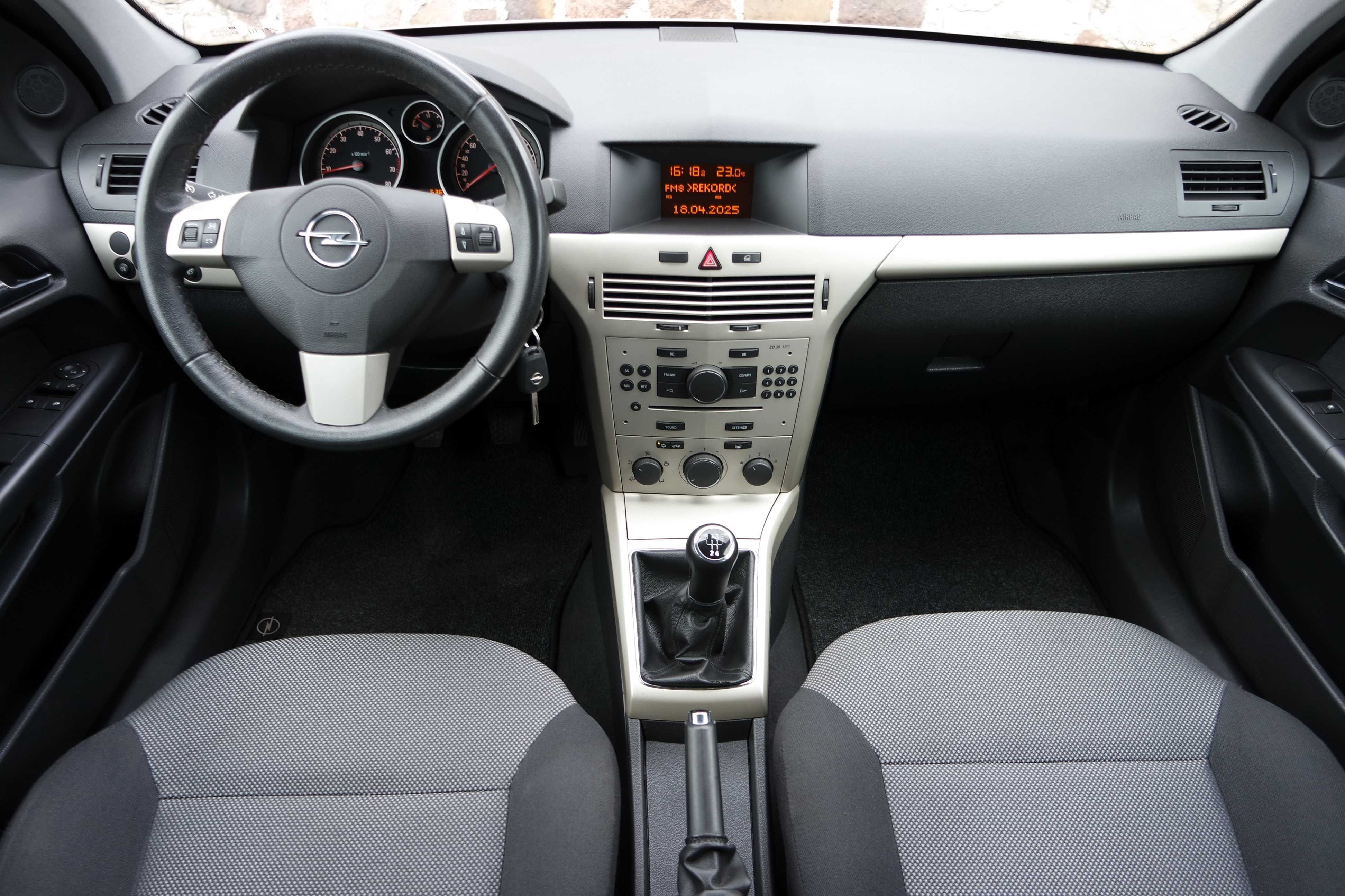 Opel Astra H 1.6 benzyna 92 tys przebiegu jak nowa idealna 2x koła