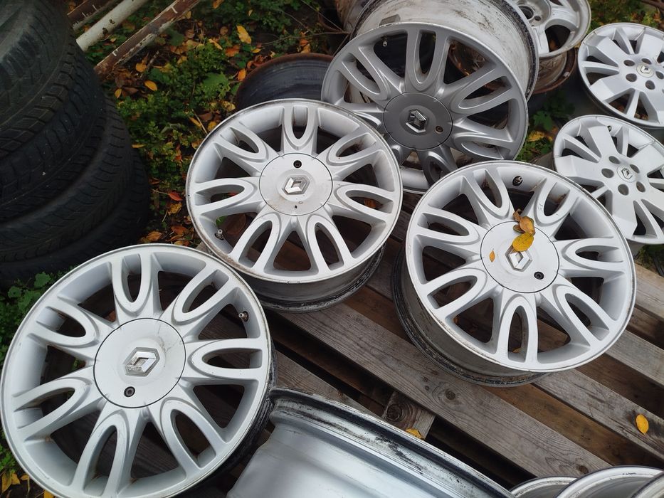 Продам тітани на Рено r16