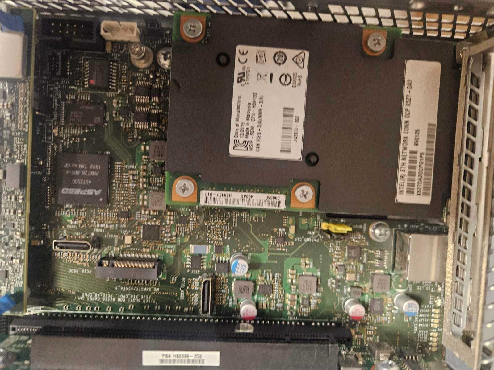 Сервер LGA3647 Intel RR1000 8SFF 1U 2x XEON 6140 Gold = 36 ядер