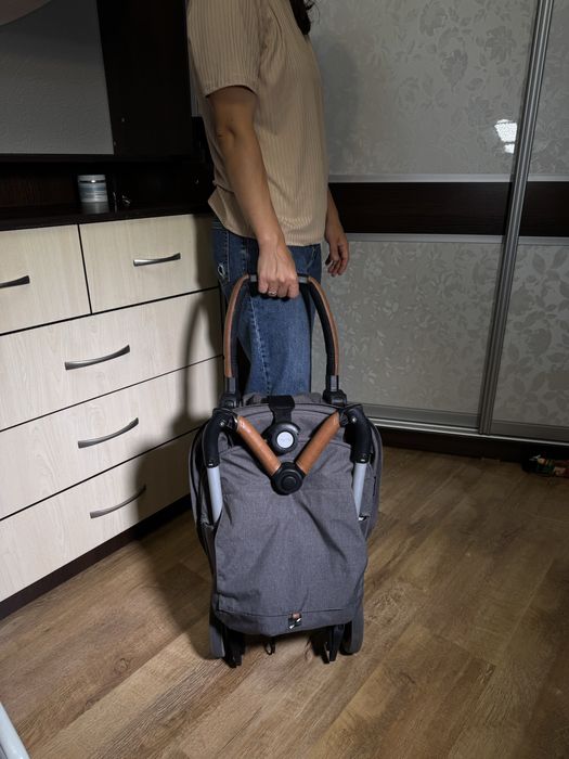 Прогулянкова коляска Silver Cross, легка та компактна