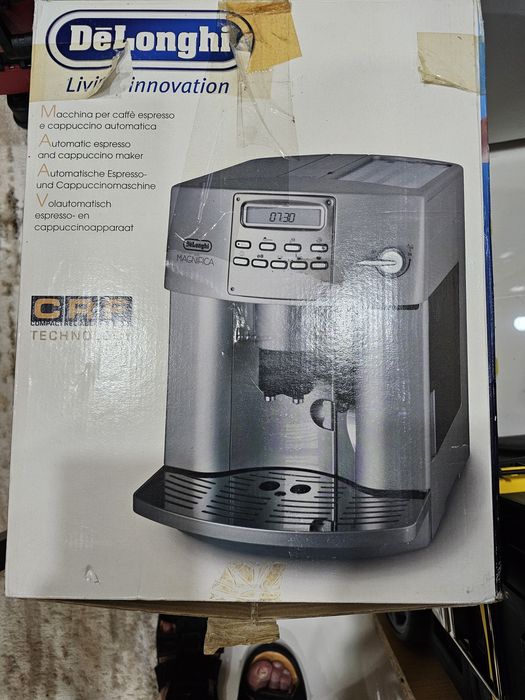 Maquina de café Delonghi Magnifica automatica