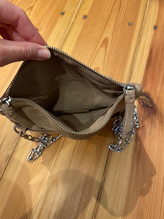 Mango zamszowa skórzana torebka beżowa zamsz łańcuch