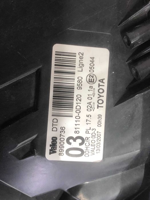 Фара Toyota Yaris 2 81110-0D120