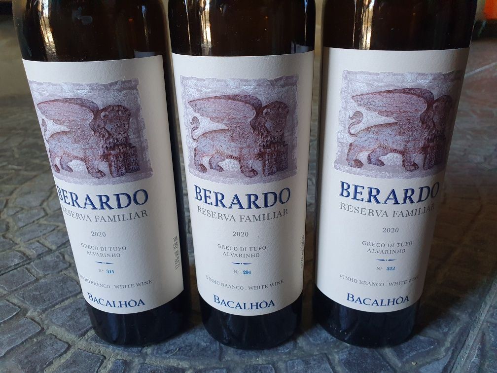 Garrafas Branco Berardo Reserva Familiar