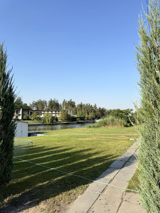 Продам участок рядом с рекой.