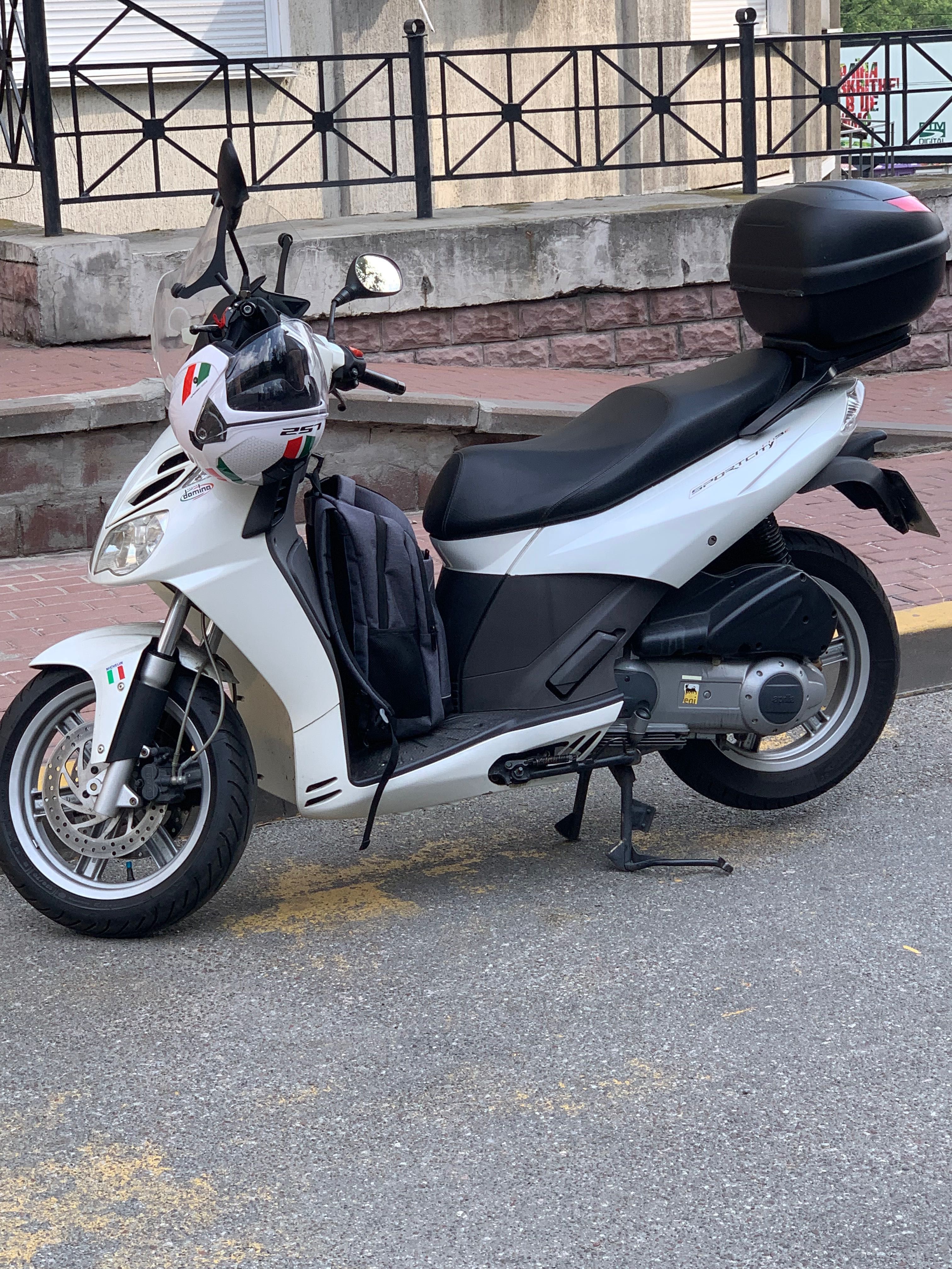 Продам скутер Aprilia Sport Siti 250 Торг