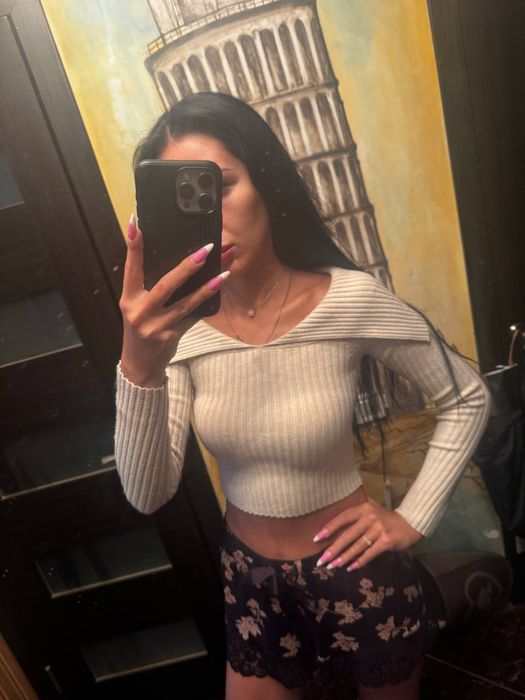 Кофтинка Bershka на підлітка !