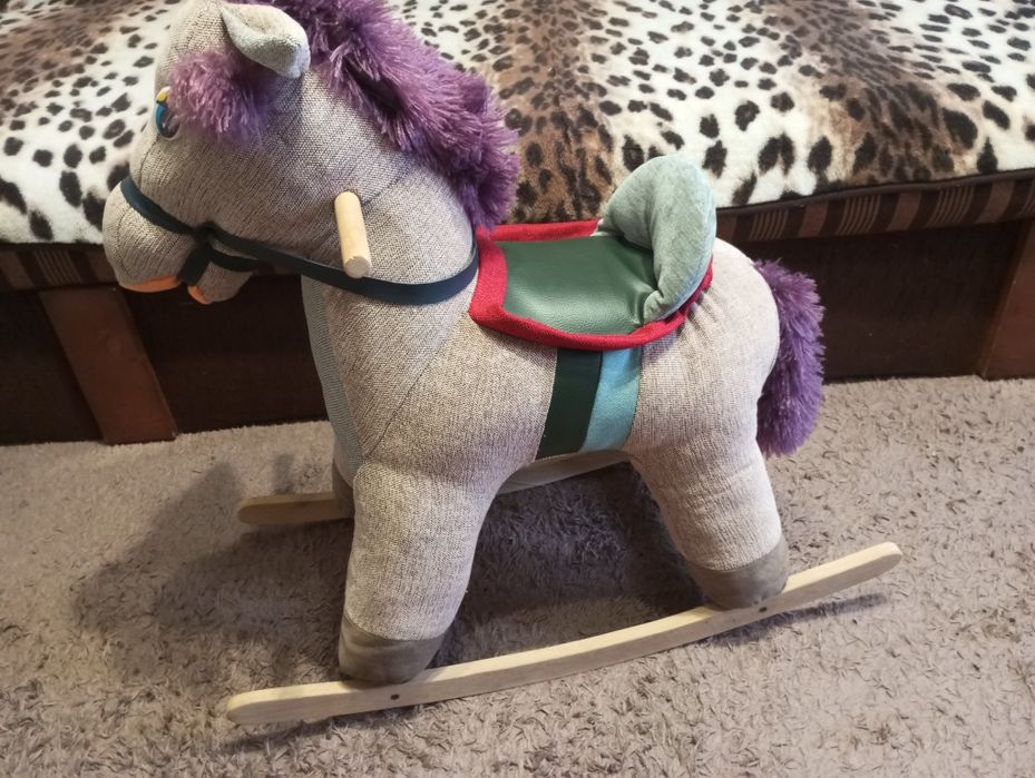 Кінь-гойдалка дитячий