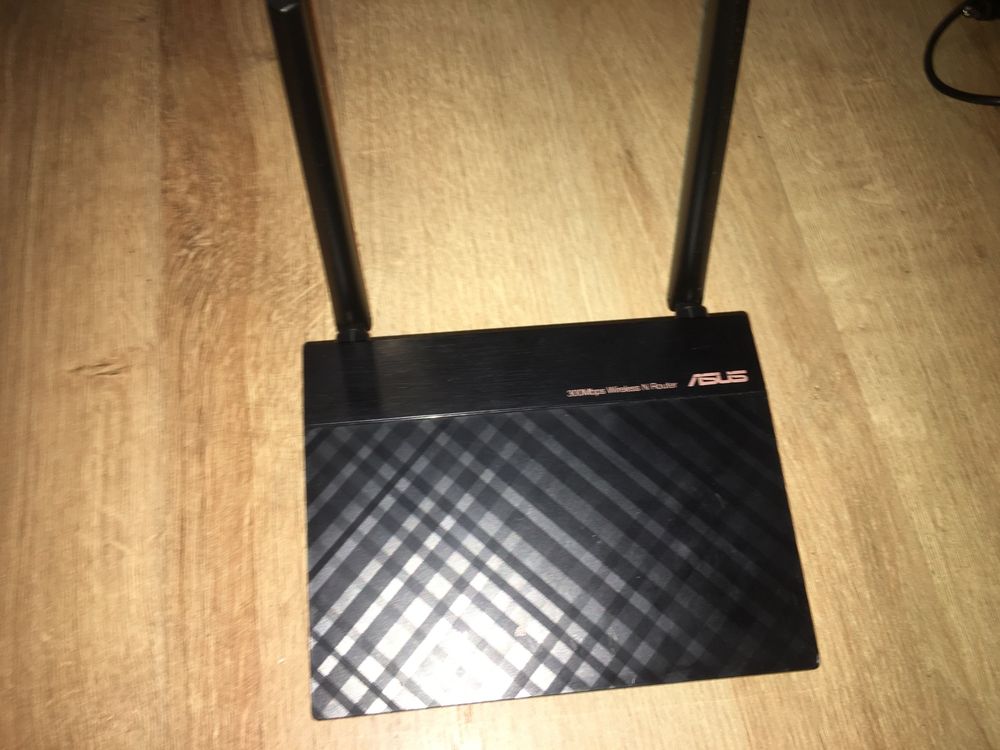 Router ASUS RT—N12+ 300Mbps