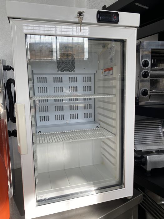 Armário de refrigeração