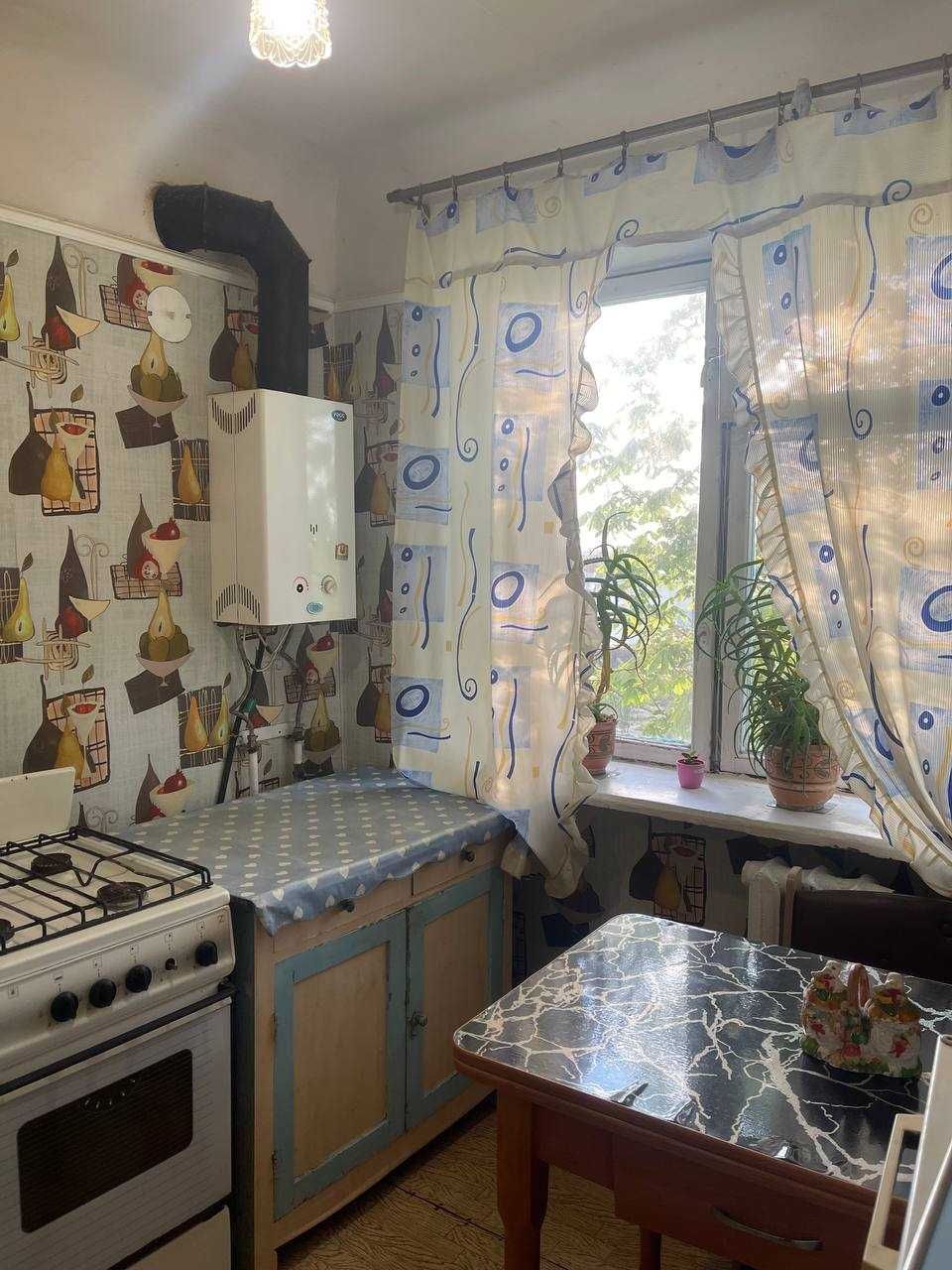 Продам 2х комнатную квартиру 40.1м2 
12й квартал, ул. Автостроя 8.
