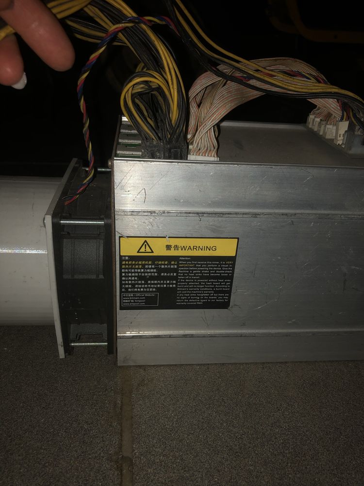Koparka Antminer L3+ z zasilaczem