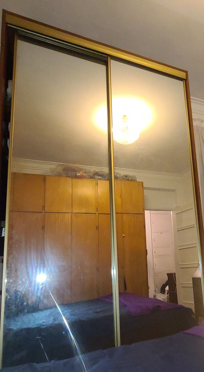 Roupeiro c/ Espelhos nas portas 200€