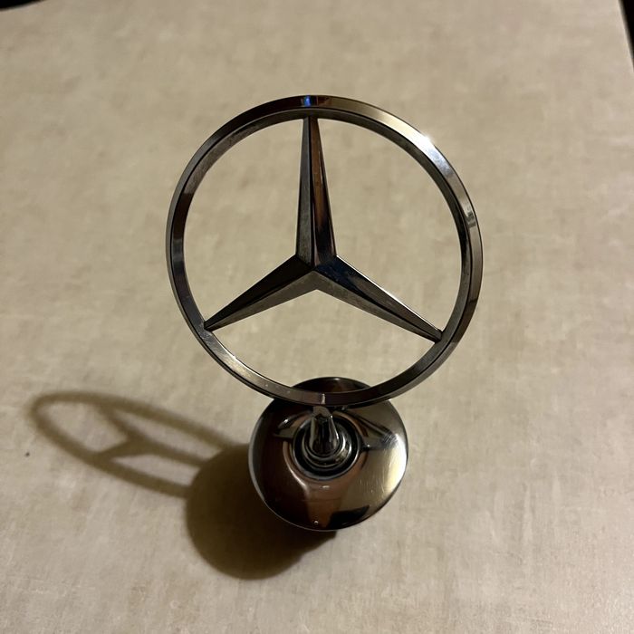 Oryginalny emblemat znaczek Mercedes Benz na maskę W212
