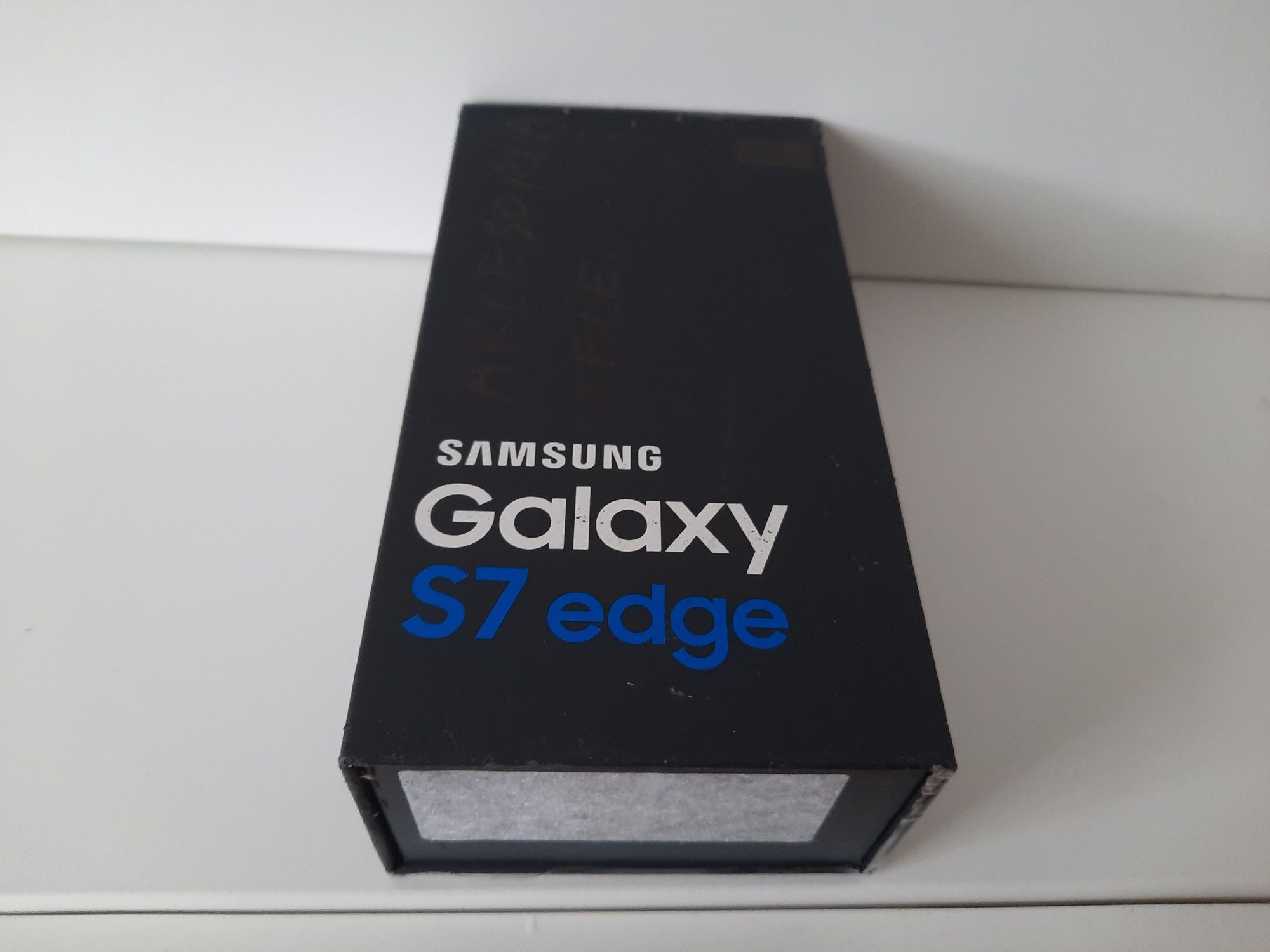 Pudełko na prezent zabawki samsung galaxy S7 edge stan dobry polecam m