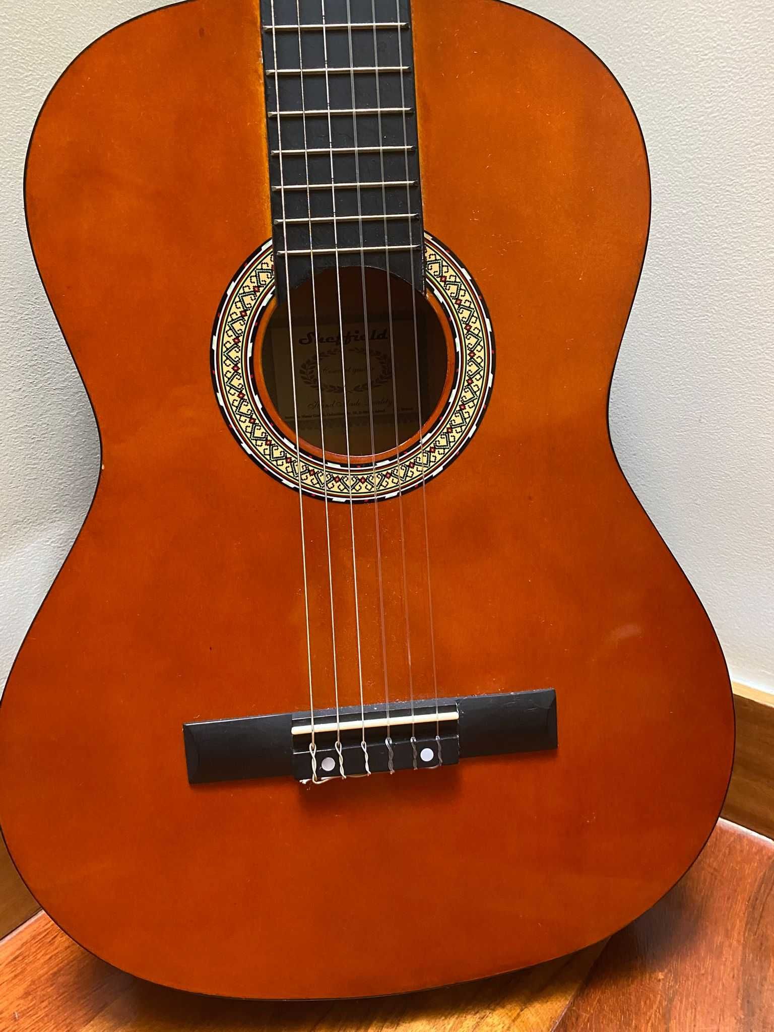 GUITARRA CLÁSSICA SHEFFIELD, mais livro de aprendizagem