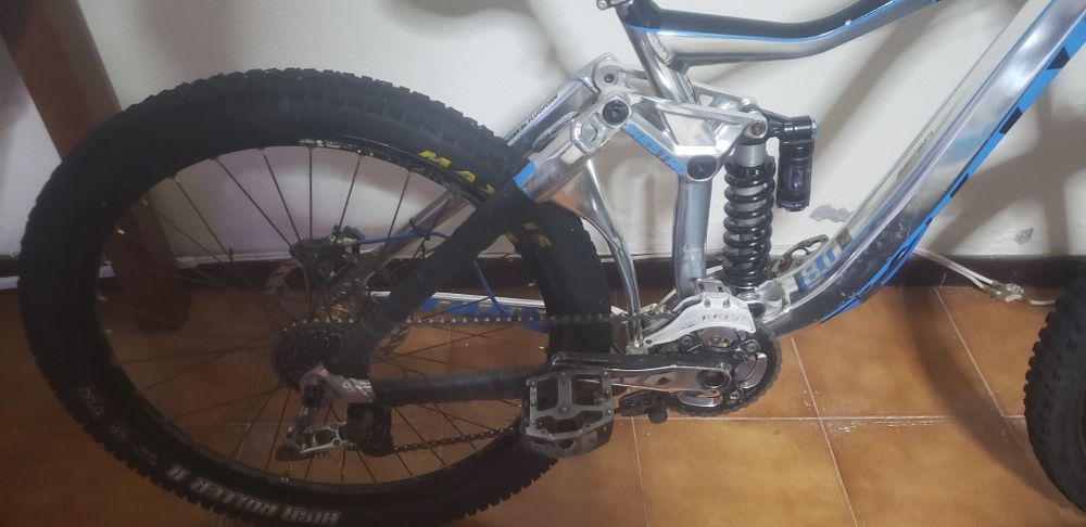 Bicicleta Giant Glory