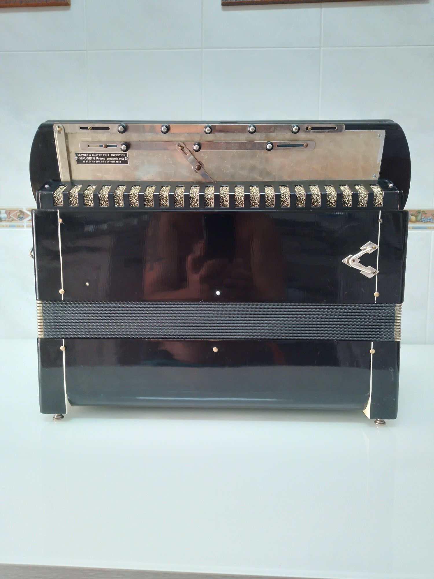 Acordeon/Acordeão  Maugein Freres