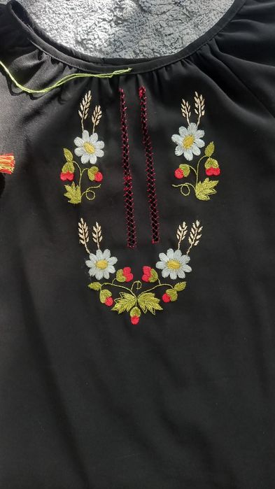 Вишиванка вишита сорочка жіноча чорна