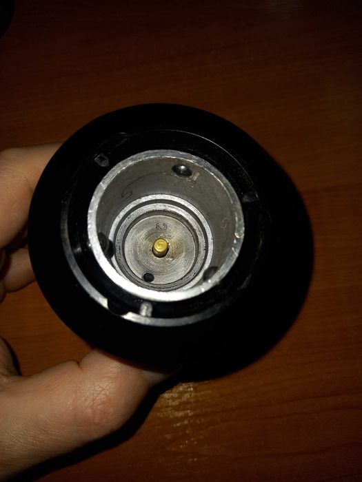 Редуктор хлопушка к газовому баллону с вентилем под него