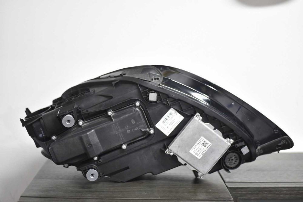 Faróis Dianteiros LED Porsche Cayenne 2018–2023