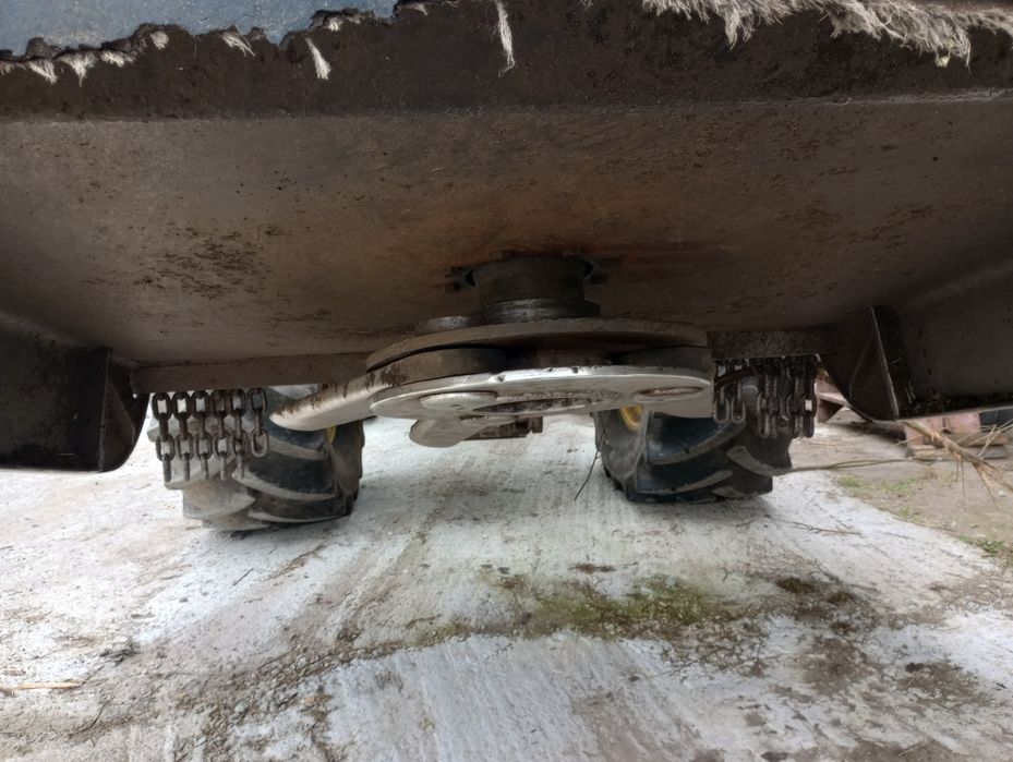 Mulczer leśny do gałęzi krzaków