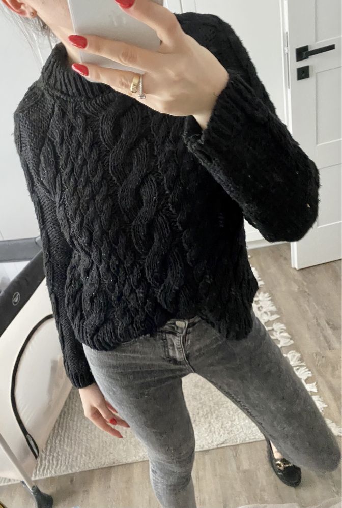 Gruby ciepły sweter stradivarius M czarny warkocz