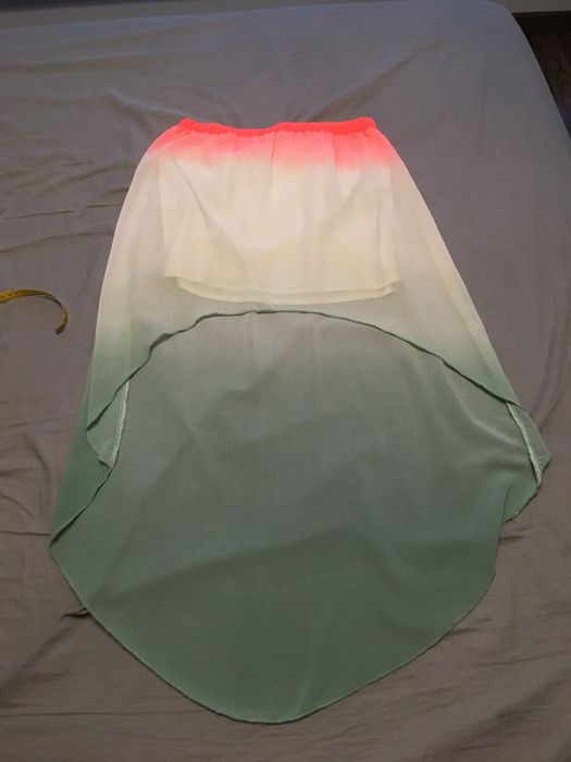 Spódnica ze zwiewnego materiału Amisu 36