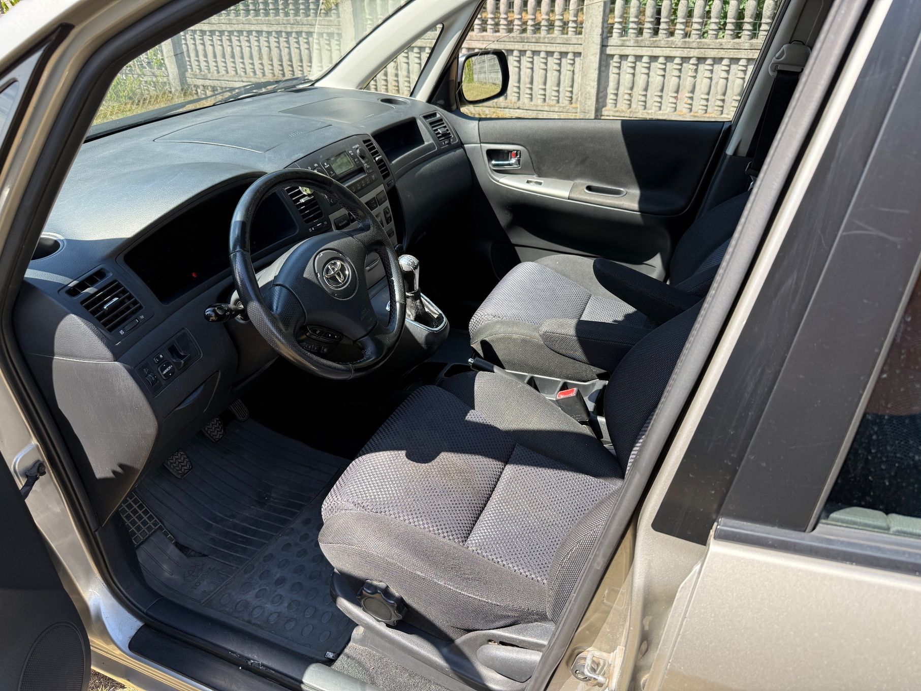 Toyota Corolla Verso Toyota Corolla verso 1.8 vvt-i 2003r