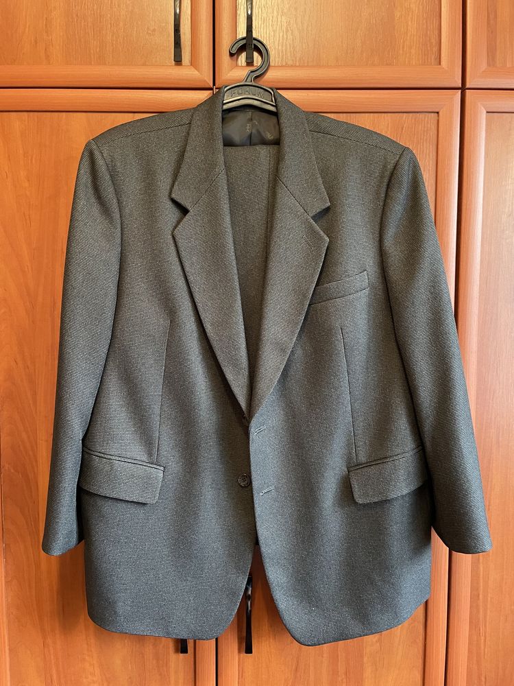 Серый фирменный мужской костюм 54-56 р 2 вида