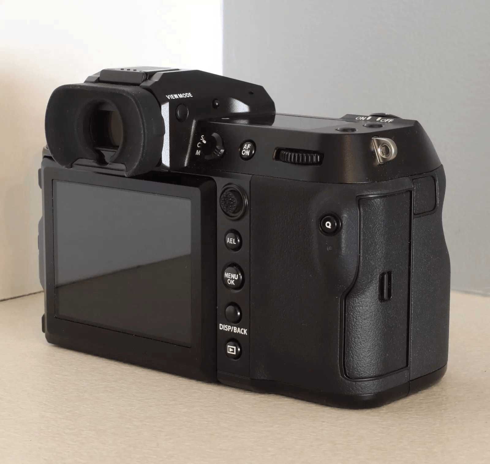 Aparat Fujifilm GFX 50s II - pełen zestaw - niski przebieg migawki