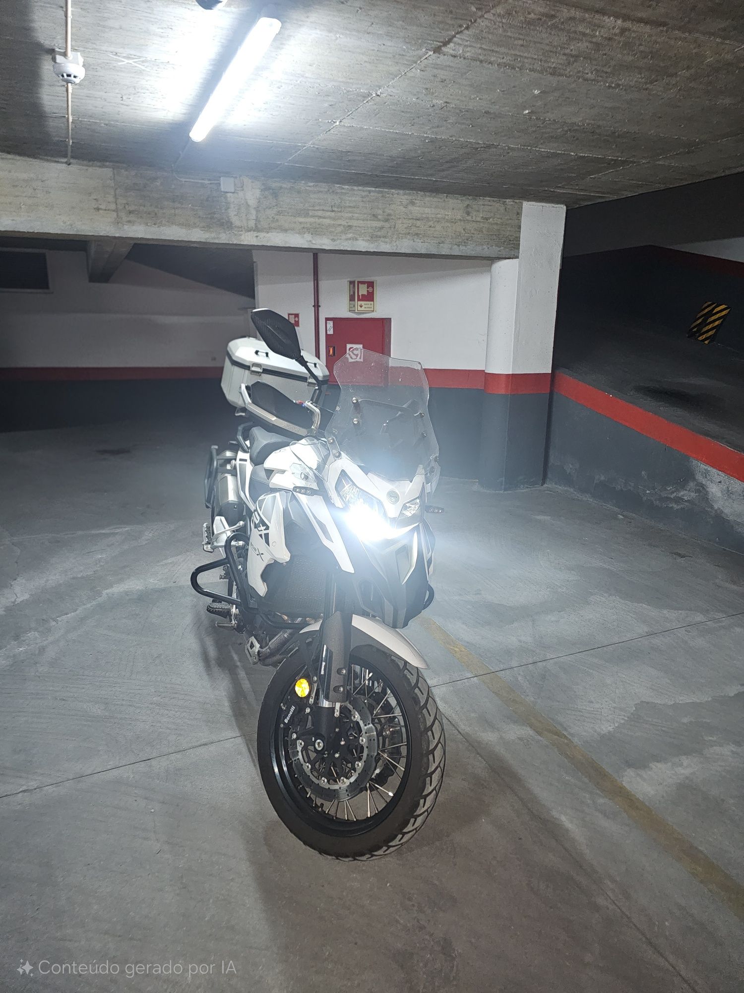 Benelli TRK 502 X (12/2022) — 3 Malas Shad Cromadas + Suportes — 14 23